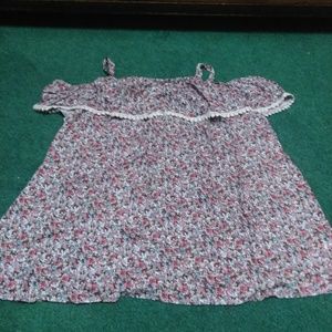 Torrid floral ruffle top. Size 3.